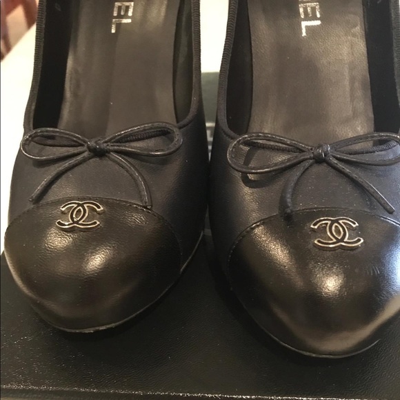 Chanel Dark Navy Blue Pump with Black Toe 39.5 - Picture 3 of 8